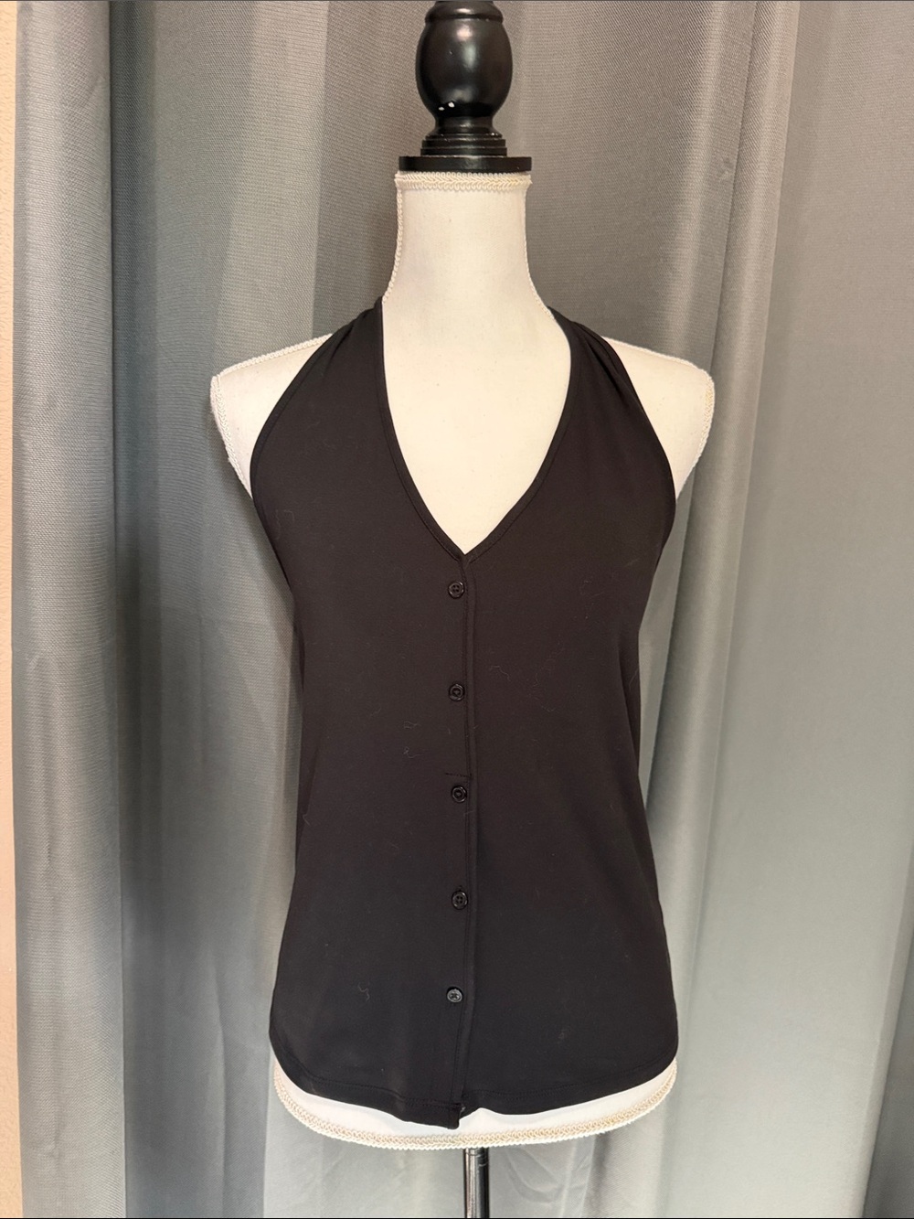 Frankie & Skylarr Black Halter Button-Front Top Small